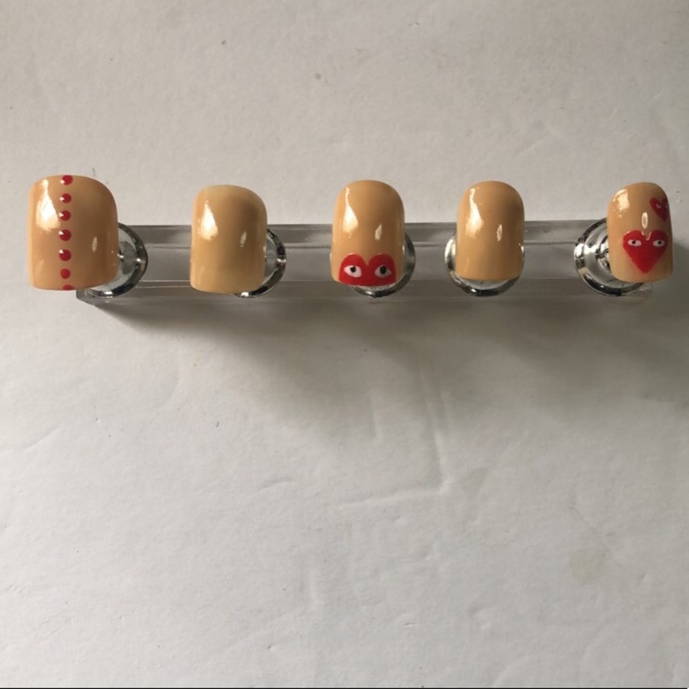 Press on nails - Picture 1 of 1